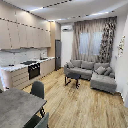 Lida's 2 Bedrooms Апартаменты *